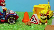 Paw Patrol Robo Dog Saves Chase and Everest with Marshall from Rubble Road Construction Pa