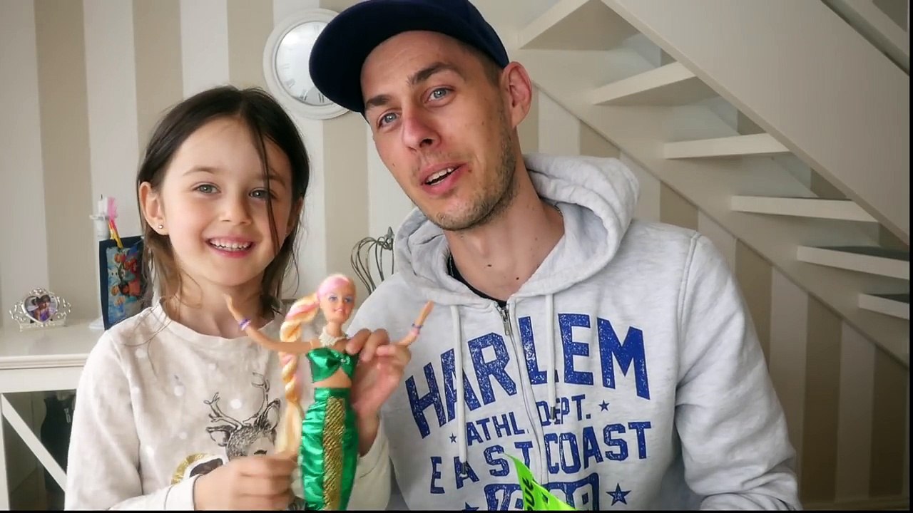 TESTAR SVERIGES SURASTE GODIS MED MIN DOTTER!