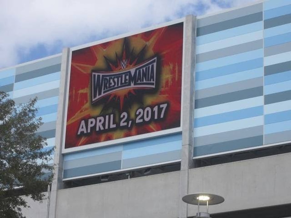 Wrestlemania 33 Predictions & Crappy T-Shirt Ch...