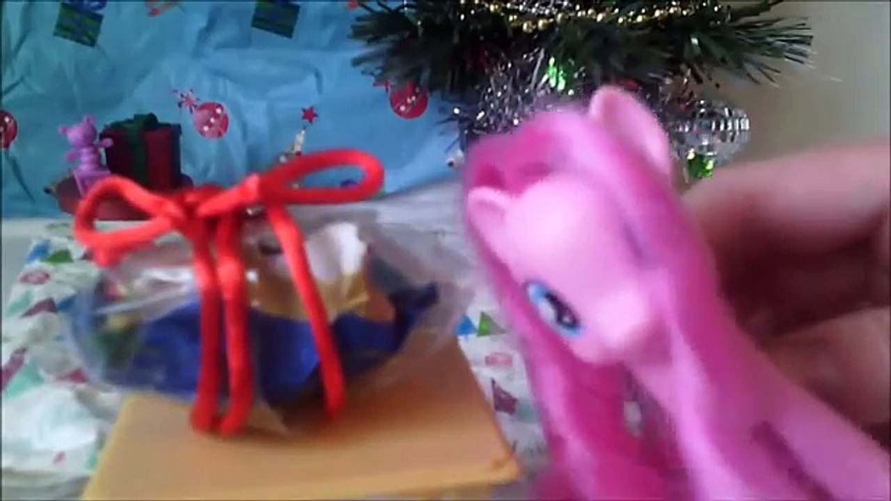 MLP- How To Wrap Christmas Presents | Ft. Pinkie Pie