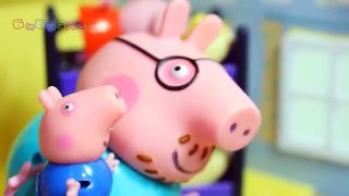 Cerdo Peppa Pig George tragó la basura bola de uno de los pantalones del peppa juguetes de dibujos animados
