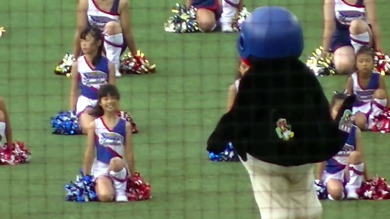つば九郎、ジュニアチアにキレる！待機中でもダンスするよう説得