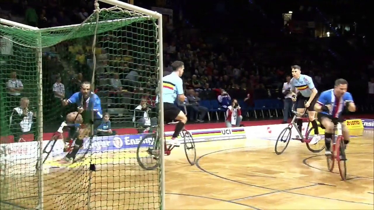 Quand le football va ? la rencontre du cyclisme...