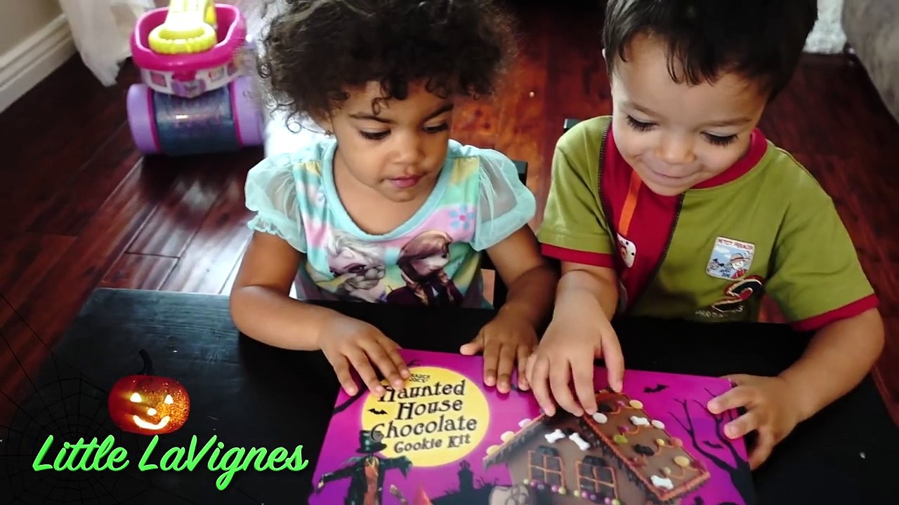 TOY FREAKS Bad Baby MESSY Halloween Haunted Chocolate Cookie House Kit and Candy! ~ Mommy Freaks Out