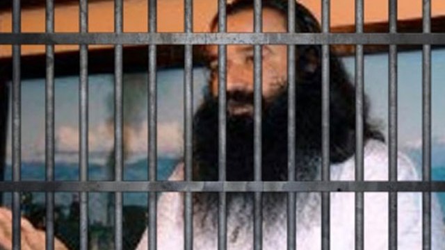 Gurmeet Ram Rahim is a $ex addict 'సెక్స్' లేక జైల్లో ఇలా!: డేరా బాబాకు అదంటే విపరీతమైన పిచ్చి