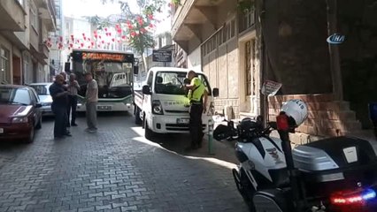 Trafiği Felç Eden Araca Yaptıkları Şok Etti