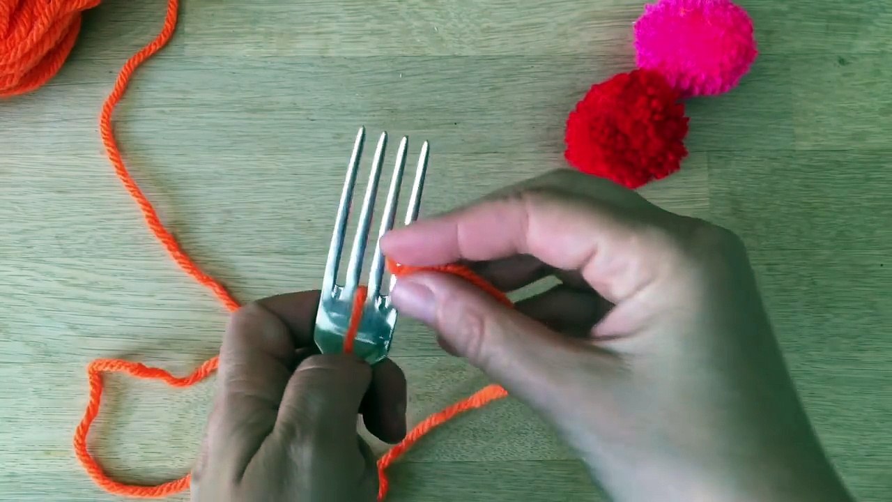 How to Make Fork Pom Poms