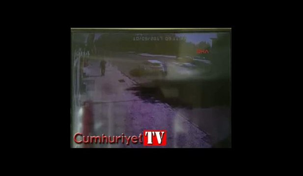 Kazada otomobilden fırlayan 4 aylık bebek öldü