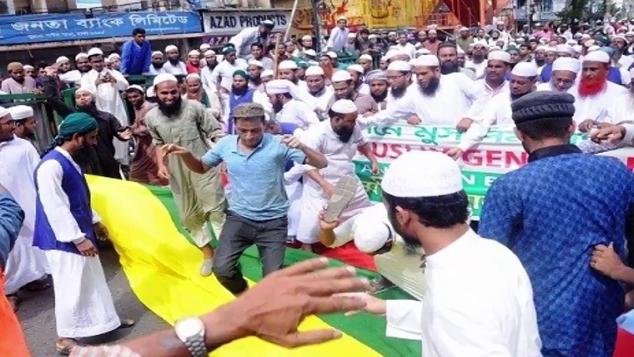 তাজা খবরঃ রাখাইন রাজ্য দখলে ঝাঁপিয়ে পরেছে  বাংলাদেশি "ইসলামী দল " !! বাংলাদেশ- মায়ানমার যুদ্ধ শুরু