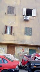 أب ينشر فيديو يطالب فيه طليقته برؤية أطفاله في العيد