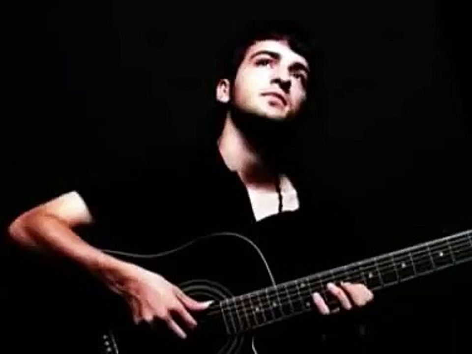 Onur Koc - Elini Tutmasam
