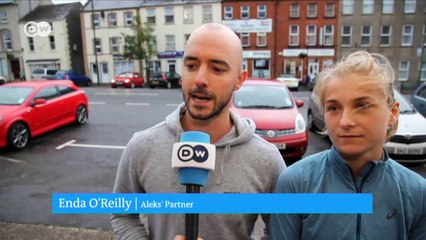 Polish artist runs the length of Irish border | DW English