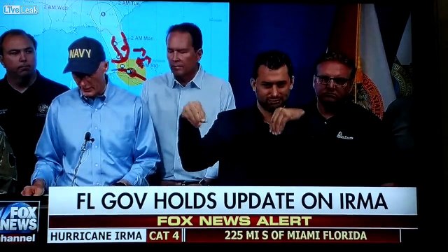 Quand l'interprète en langue des signes vole la vedette au gouverneur de Floride