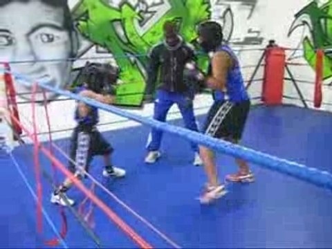 Attribution des Gants Jaunes à l'école de boxe