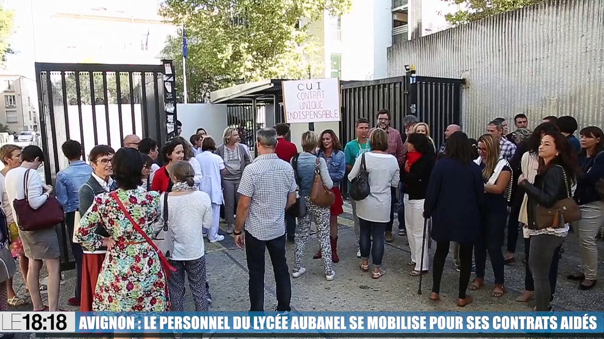 Avignon : le personnel du lycée Aubanel se mobilise pour ses contrats aidés  - Vidéo Dailymotion
