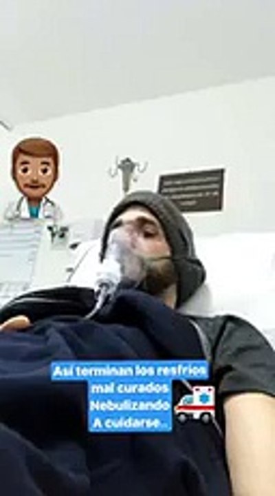 Peluchín alerta a sus seguidores al grabarse desde la cama de un hospital