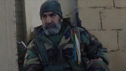 ضابط بقوات النظام يحذر المدنيين من العودة لدير الزور