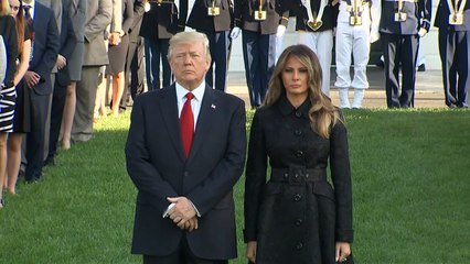 ترامب يقف دقيقة صمت في البيت الأبيض احياء لذكرى اعتداءات ١١ أيلول/سبتمر