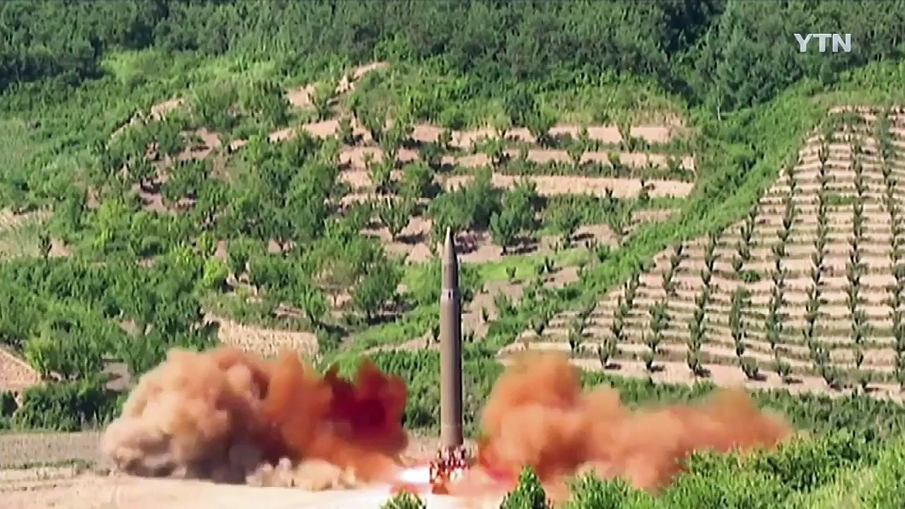 [YTN 실시간뉴스] 北 미사일 일본 상공 통과...2,700km 비행 / YTN