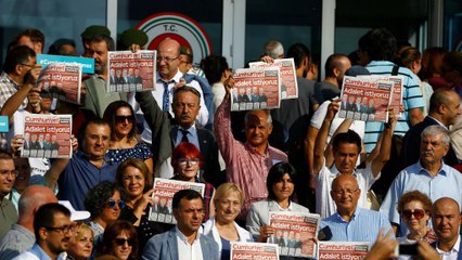 Turquia intensifica perseguição aos jornalistas do Cumhuriyet
