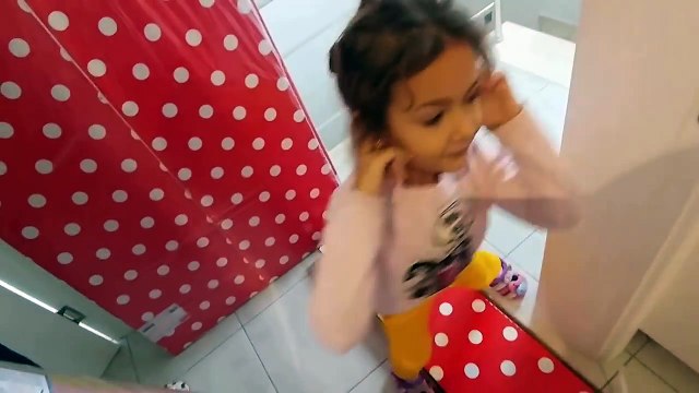 Elifin odasının eşyaları geldi , eğlenceli çocuk videosu