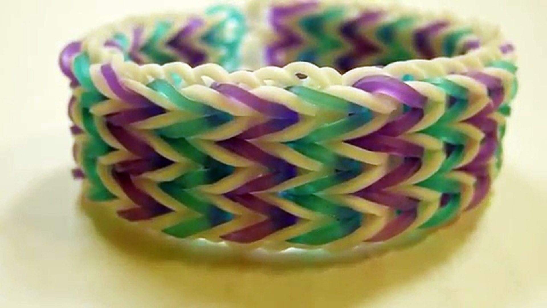 OLD VIDEO} EASY VERSION (ADVANCED LEVEL) Triple Fishtail Rainbow Loom  Bracelet Tutorial – Видео Dailymotion