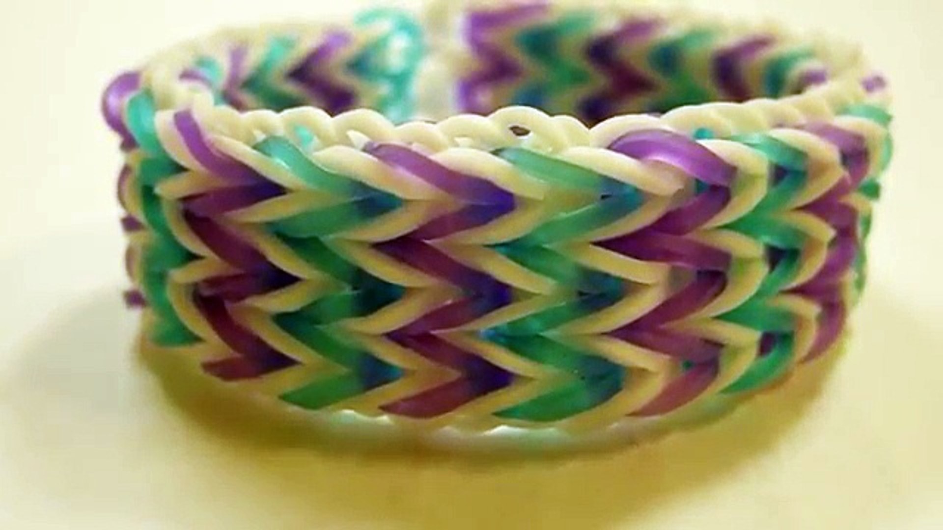 How To Make A Rubber Band Bracelet Fishtail