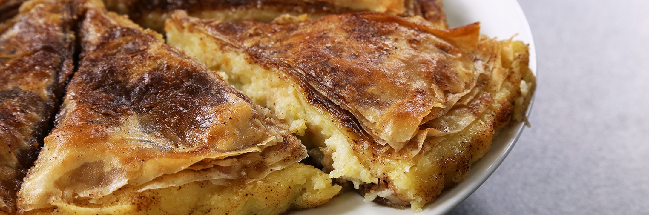 خطوات سهلة لتحضير حلى البوكاسا اليونانية