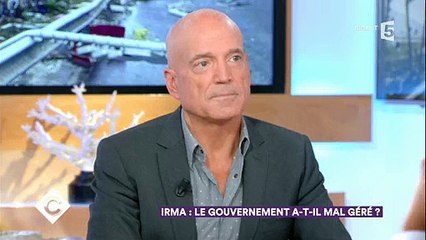 "C à vous" fait une compilation des envoyés spéciaux en galère durant l'ouragan Irma - Regardez