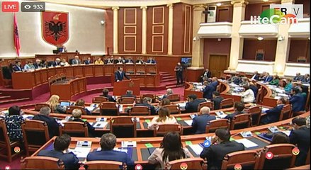 Basha fjalim rama shkruan mesazhe