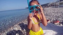 Elif maske ile yüzüyor sualtı görüntüleri , eğlenceli çocuk videosu