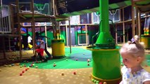 Детская игровая площадка из игры Зомби Видео для детей Funny Indoor Playground for kids