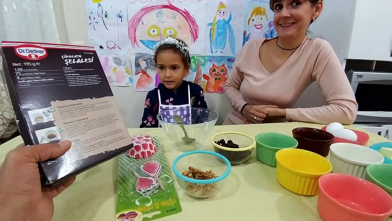 Elif hazır kek yapıyor, eğlenceli çocuk videosu Dailymotion Video