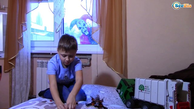 Страшный Клоун Напал На Игорька ЯРОСЛАВА СПАСАЕТ ДРУГА Видео для детей Scary Killer Clown Tiki Taki