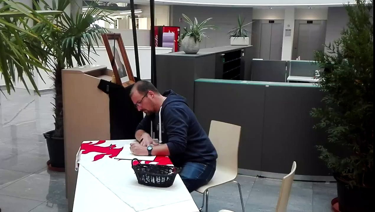 Alfred Gadenne: le collège communal de Mouscron ouvre un livre de condoléances