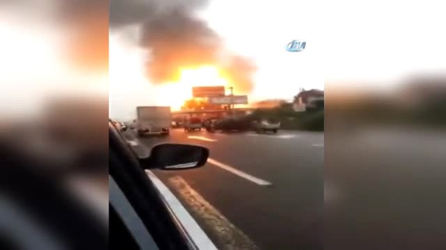 Akaryakıt İstasyonunda Tanker Patladı
