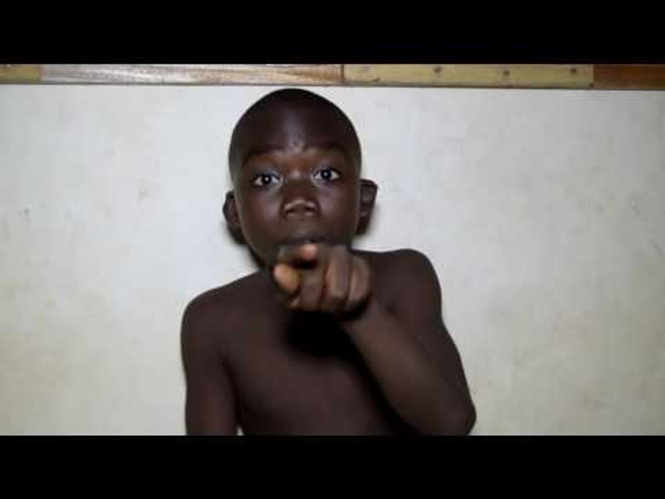 petit gueu parle  de dj arafat et ses danseurs