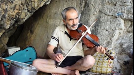 40 Yıldır Mağarada Yaşıyor