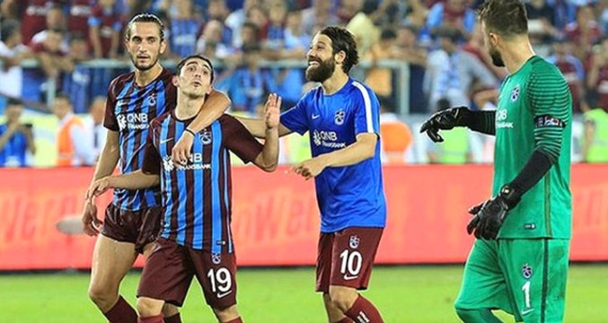 Trabzonspor'un Eski Teknik Direktörü: Abdülkadir Ömür 5 Vakit Namaz Kılar