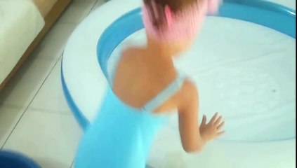 Havuzda köpük partisi keyfi ... Büyük havuzumuzu köpükle doldurduk.oynadık.Eğlenceli çocuk videosu