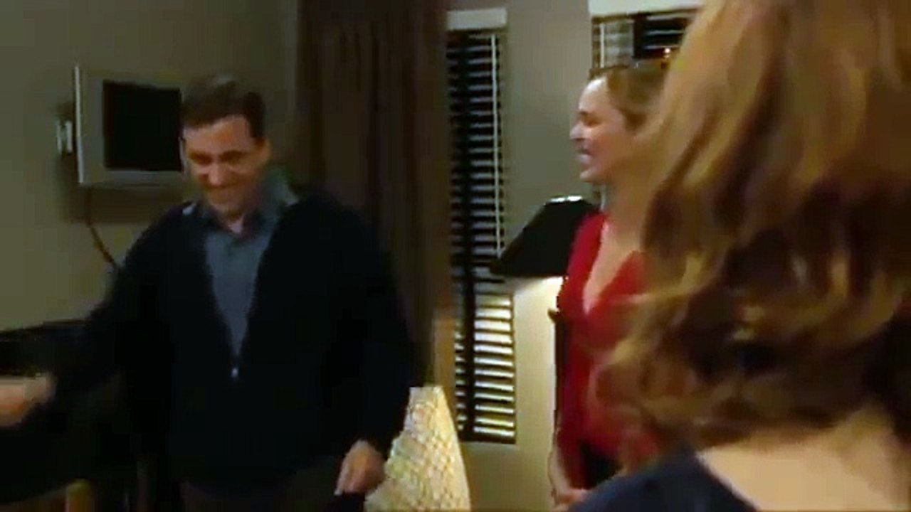 Folds right into the wall - The Office Blooper - Michael Scott plasma TV