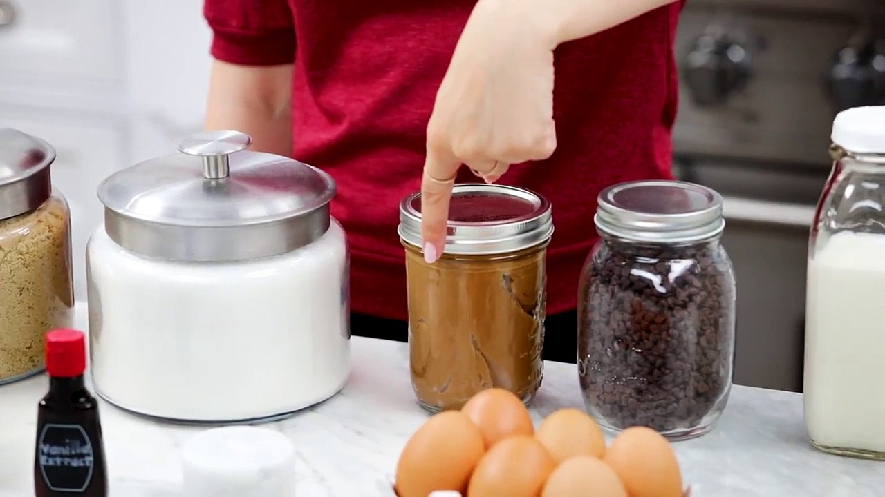 CHOCOLATE CHIP COOKIE CUPCAKES - NERDY NUMMIES
