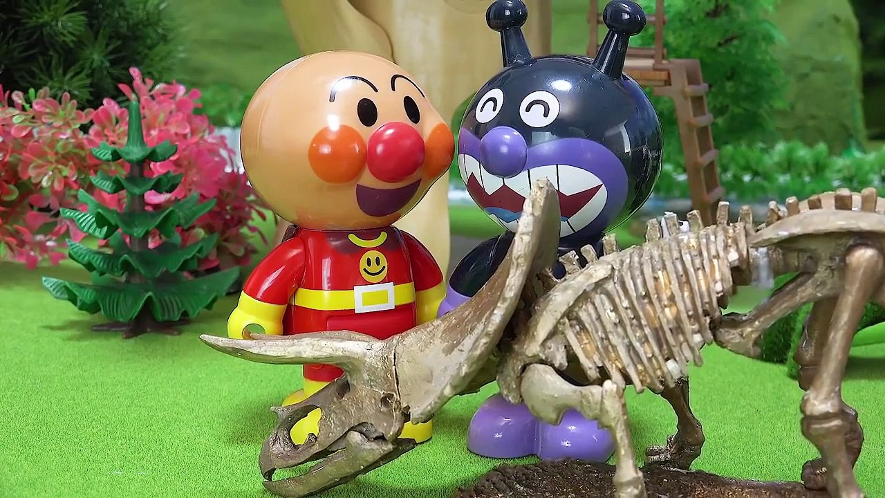 アンパンマンおもちゃ　恐竜の化石を発掘