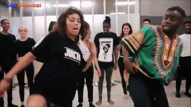 [WARNING]- This DANCE VIDEO is Too ADDICTIVE! - Reis Fernando (P-Square - BANK ALERT)