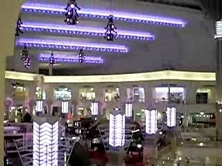 A l'interieur du centre commercial de Taipei 101