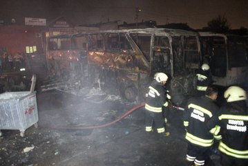 Bir Kıvılcım Otobüsleri Kül Etti