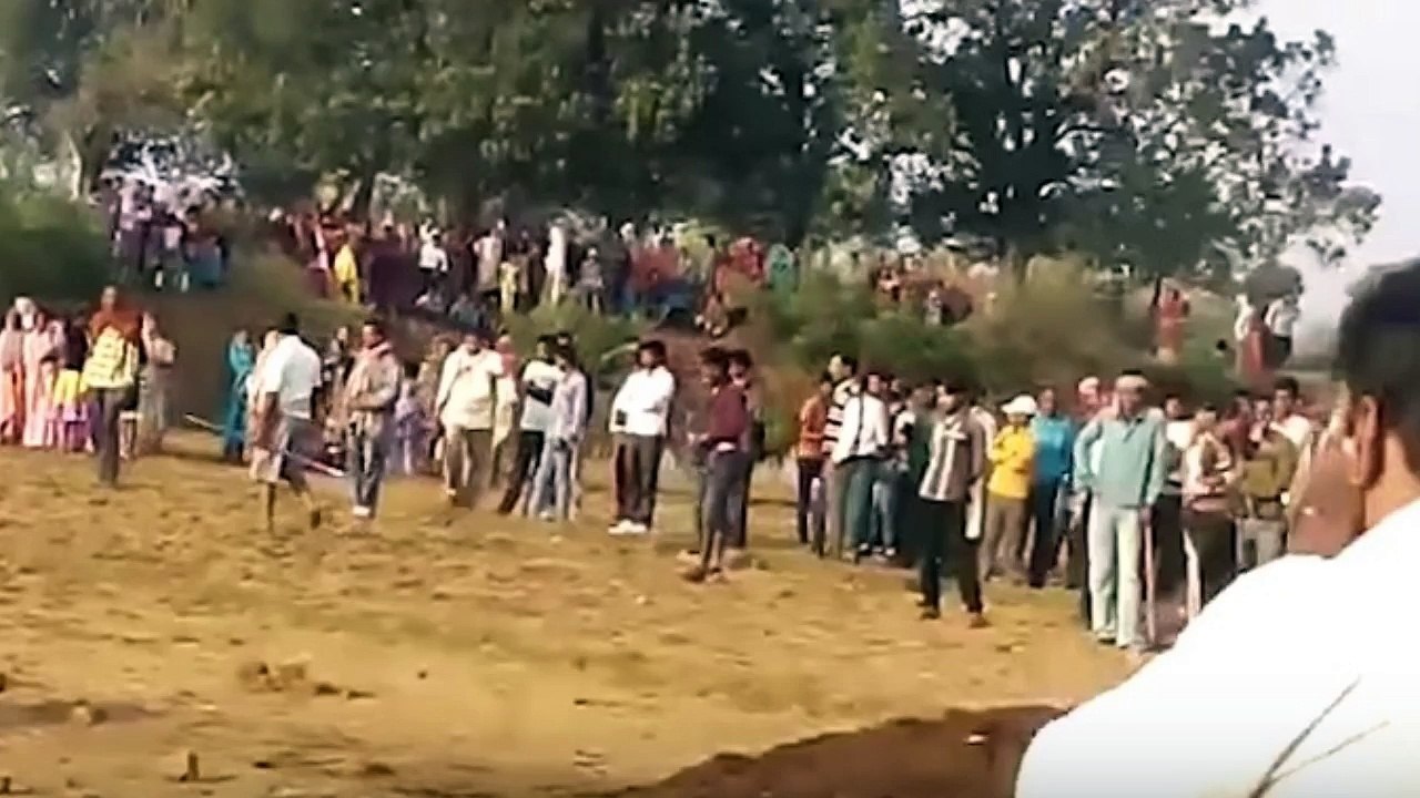 Elephant Digs A Hole For 11 Hours, What She Pulls Out… OMG.