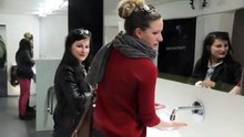 Des enfants font l'amour dans les WC