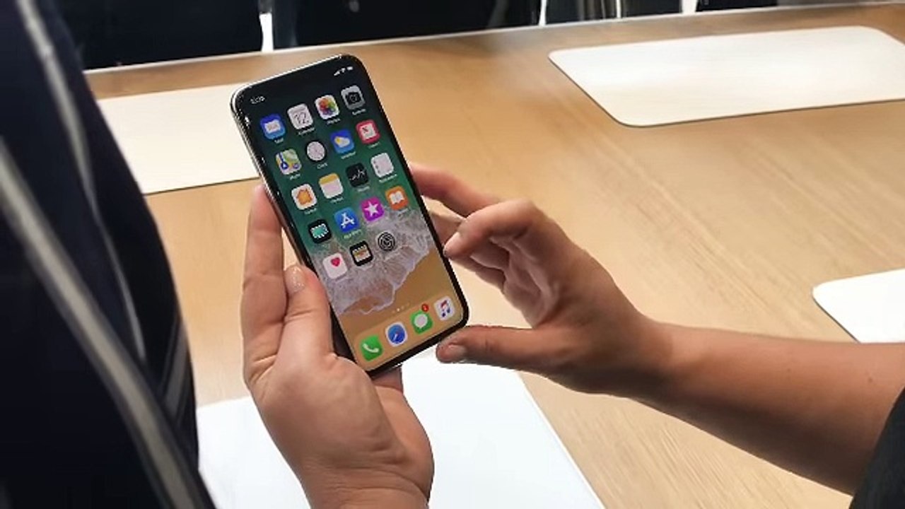 First look- iPhone X!