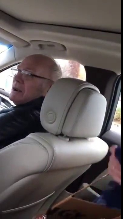 Surprise à ses parents : il se fait passer pour un sans-abri